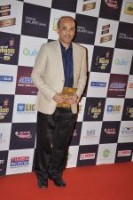 at Radio Mirchi music awards red carpet in Mumbai on 7th Feb 2013 (34).JPG